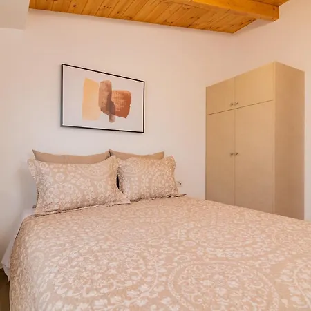Dimitra Suites
